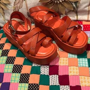 FREE PEOPLE HAZEL FLATFORM SANDALS SIZE 7